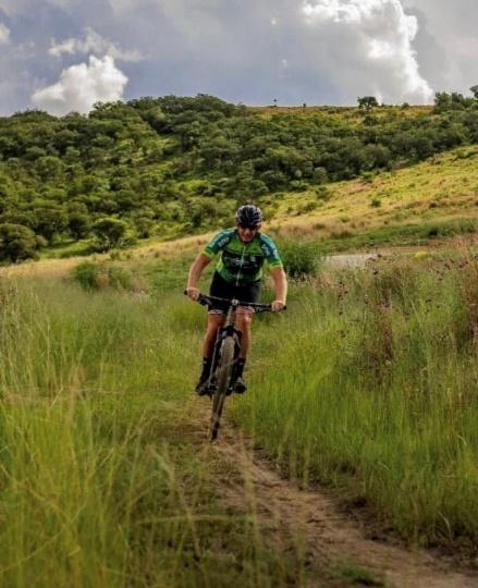 MOUNTAIN BIKE