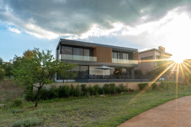 Saturday morning, coffee in hand ☕️☀️

With views stretching out in every direction… this is how weekends should start. 🏡✨

#EyeOfAfrica #Home #Views #WeekendVibes #UrbanTrend
